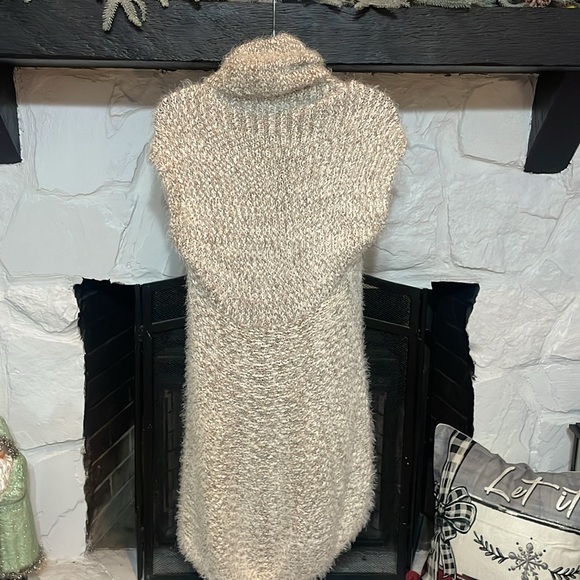 Umgee S/M sweater vest coat brown tan sooo soft like new - Picture 4 of 5